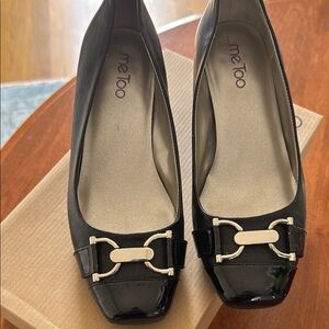 Me Too Black Women's Shoes size  8 perfect condition 2 in heel.